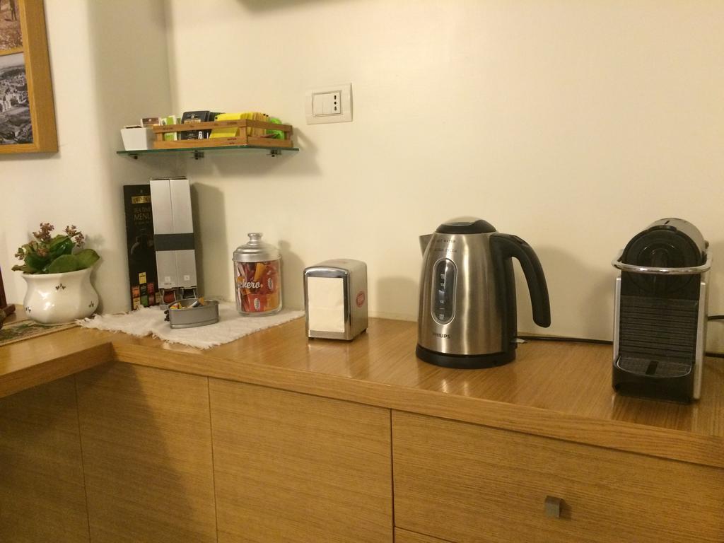 Adriano Augusto Bed & Breakfast Рим Стая снимка