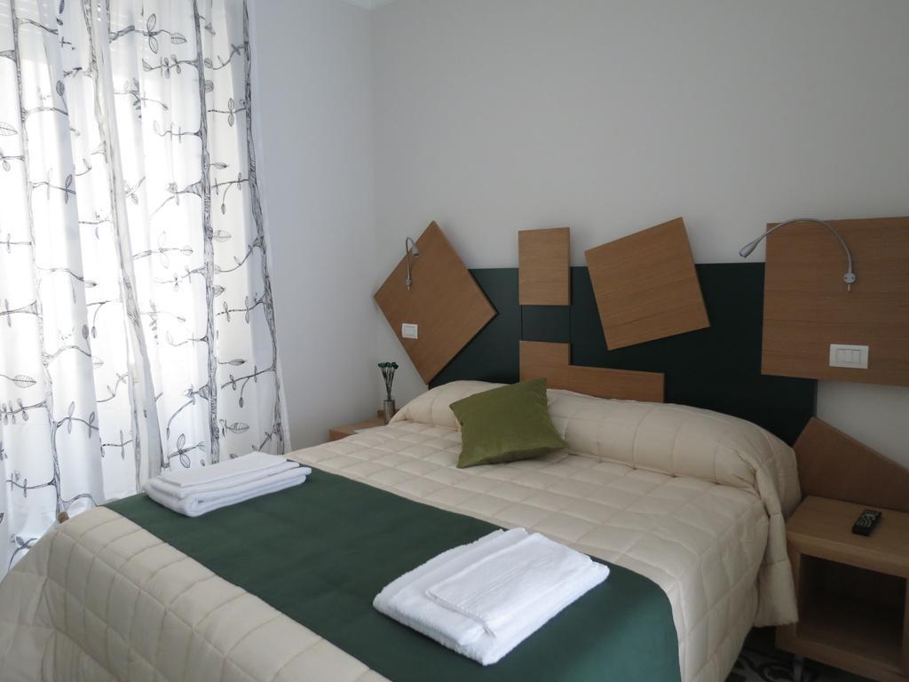 Adriano Augusto Bed & Breakfast Рим Стая снимка